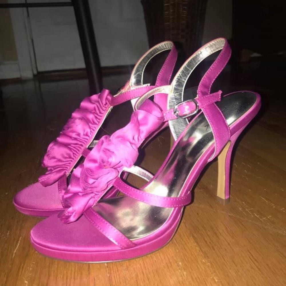 Pink ruffle stiletto